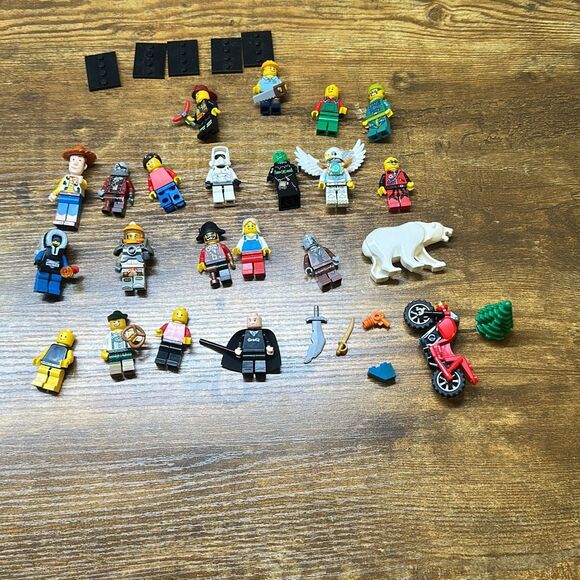 LEGOMinifigure Minifigs Lot of Various Characters Woody Star Wars set of 20
